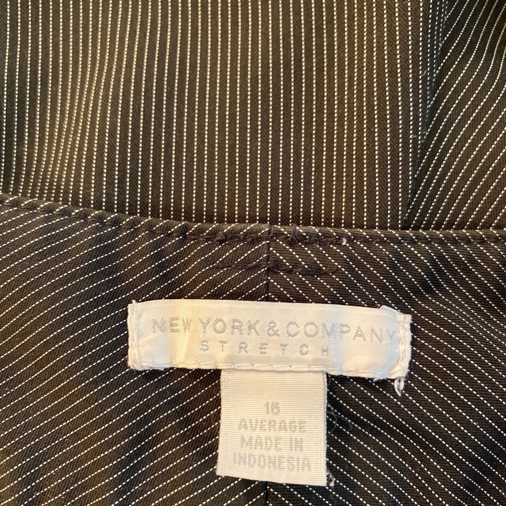 New York & Co. - Woman brown/white pinstriped high rise (stretch) trousers; 16 - Picture 5 of 8
